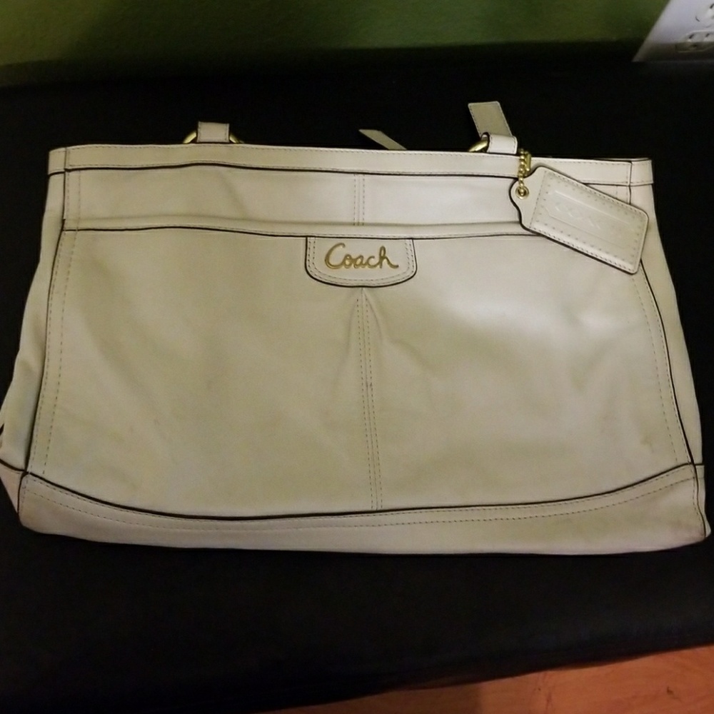 Pearl white coach